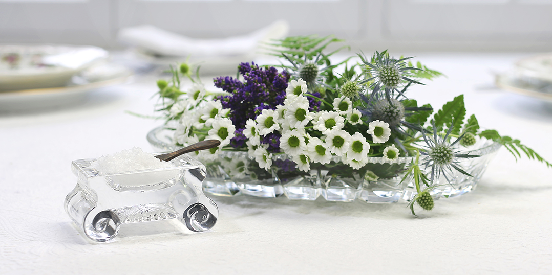 Plates, Dishes and Salts Plates, Dishes and Salts